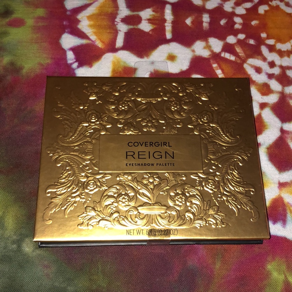 COVERGIRL Reign Eyeshadow Palette~Royal Collection